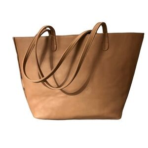 NWOT Reversible Women’s Vegan Leather Tote Bag